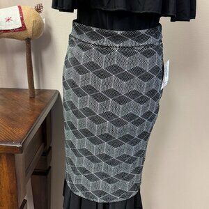 LuLaRoe Cassie Pencil Skirt Black and White Geometric Pattern NWT size M